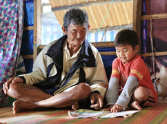 Khát vọng lên bờ của người dân làng chài hồ thủy điện đẹp nhất Tây Nguyên