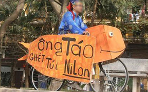 23 tháng chạp, ra xem 1001 kiểu tiễn ông Táo từ vui sương sương đến 'mặn chát'