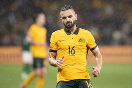 Trụ cột của ĐT Australia kẹt tại sân bay do bão tuyết