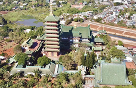 Video: Ngôi chùa kiến trúc Nhật Bản giữa lòng Tây Nguyên