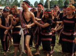 Tết mùa độc đáo của người Bhnoong ở Quảng Nam