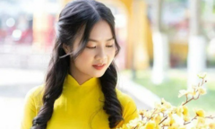Sinh viên ở lại TP.HCM đi làm xuyên Tết, đón giao thừa trực tuyến