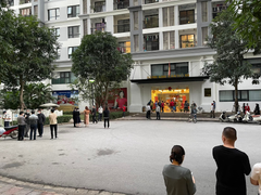 Hà Nội: Bé trai rơi từ tầng cao chung cư tử vong