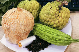 Mâm ngũ quả lạ xuất hiện 3 món khó hiểu, biết được ý nghĩa ai nấy đều 'bái phục'