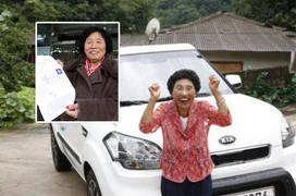 Cụ bà thi rớt bằng lái 959 lần tốn 104 triệu, lần 960 đậu được tặng luôn xế hộp