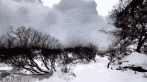 Video: Tuyết lở từ trên núi ập xuống, du khách tháo chạy