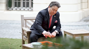 Video: Tân Đại sứ Mỹ tại Việt Nam khai bút đầu xuân 