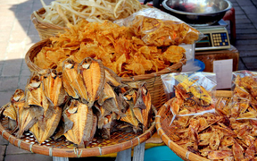 Lưu ý khi sử dụng thực phẩm khô trong ngày Tết