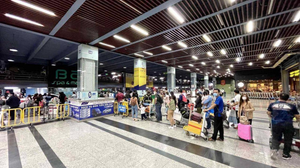 Khách đến sân bay Tân Sơn Nhất đông kỷ lục