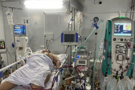 Cứu nam thanh niên nặng 140kg mắc COVID-19 bị bão Cytokine