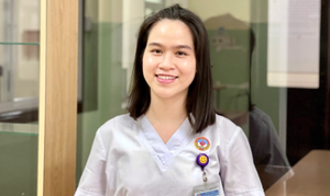 Nữ điều dưỡng ở lại chăm sóc F0 dịp Tết: Coi bệnh nhân như người thân