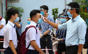 Sáng nay, nhiều địa phương cho học sinh trở lại trường