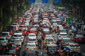 Ảnh: Ô tô ken đặc khắp các ngả đường Hà Nội trong ngày đầu đi làm sau Tết