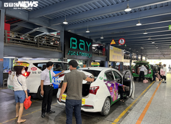 Ảnh: Sân bay Tân Sơn Nhất thông thoáng, không còn cảnh chen chúc đón taxi