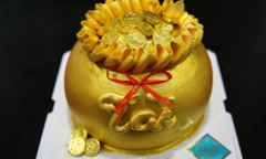Bánh kem bạc triệu được dân tình săn lùng, mua về đặt mâm cúng ngày vía Thần Tài
