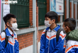 Học sinh Hà Nội đến trường sau hơn 9 tháng ở nhà