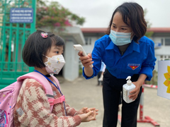 Bộ trưởng GD&ĐT: Không kỳ thị với các trường hợp không may bị F0