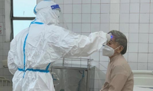 TP.HCM dẹp 'loạn' giá khám sức khỏe hậu COVID-19