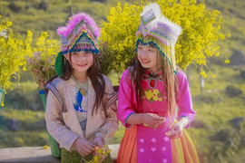 Vẻ trong trẻo, mộc mạc của các bé gái Hà Giang từng làm ‘điên đảo’ mạng xã hội