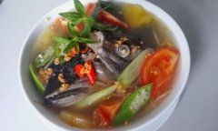 Sẽ xử phạt chủ quán cơm dọa tạt canh vào du khách