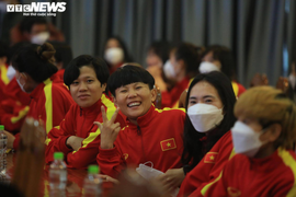 Chủ tịch UBND TP.HCM: 'Bóng đá nữ Việt Nam cần được quan tâm, đầu tư bình đẳng' 