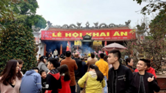 Trên 1.000 ca COVID-19/ngày, Nam Định dừng lễ hội Khai ấn Đền Trần