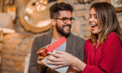 Valentine tặng quà gì cho bạn gái?