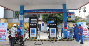 TP.HCM vẫn còn một số cửa hàng thiếu xăng
