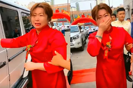 Mẹ chồng cũ khóc nức nở vào ngày con dâu tái hôn, tặng hẳn 1 tỷ tiền mừng