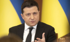 Giới siêu giàu tháo chạy khỏi Ukraine, Tổng thống Zelensky nói 'sai lầm'