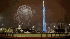 Video: 1.000 máy bay không người lái tạo hình linh vật Thế vận hội Mùa đông