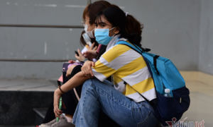 Sinh viên vừa đến Hà Nội đặt cọc nhà trọ, trường lại chuyển học online