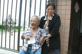 Cụ ông 85 tuổi cao 98 cm đăng tin tuyển vợ, 30 người ứng cử trong phút mốt