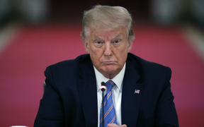 Rời Nhà Trắng, ông Trump mang tài liệu mật về nhà