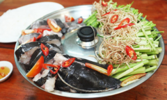 Từ loài cỏ mọc dại, người miền Tây đem về nhúng lẩu cá trê rồi thành món đặc sản