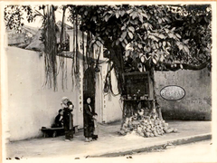 Đái bậy ở Hà Nội: Vấn nạn nhức nhối từ… thời Nguyễn