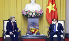 Chủ tịch nước tiếp Đặc phái viên Tổng thống Mỹ John Kerry