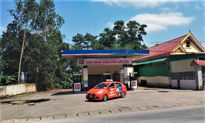 Ngừng bán xăng dầu, hai cửa hàng ở Hà Tĩnh bị phạt 45 triệu đồng