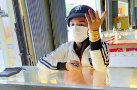 Truy tìm người phụ nữ lừa bán vàng giả cho tiệm kim hoàn