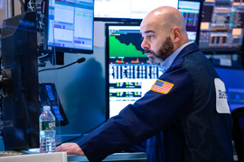 Căng thẳng Nga - Ukraine khiến chứng khoán toàn cầu suy giảm