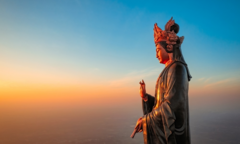 'Du hành' trên đỉnh Bà Đen