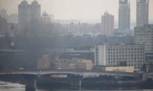 Ukraine đối phó với 3 mũi tấn công từ Nga, triển khai quân bảo vệ thủ đô Kiev