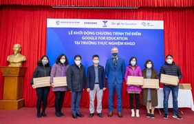 Samsung trao tặng Chromebook cho trường THCS Thực Nghiệm
