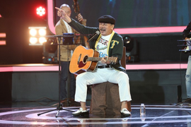 Nhạc sĩ Trần Tiến tái xuất, hát tri ân lực lượng y tế tuyến đầu