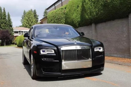 Thợ máy tự tay biến xe siêu sang Rolls-Royce Wraith thành ô tô điện
