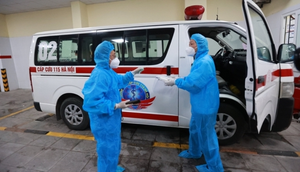 Chuyện về những người chuyên vận chuyển F0 nặng đi cấp cứu