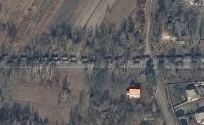 Ảnh vệ tinh quân đội Nga kéo về thủ đô Kiev