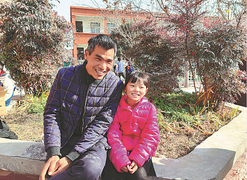 Thầy giáo dùng nửa tỷ đồng tiết kiệm để nâng cấp trường tiểu học