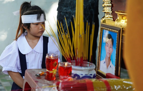 Ảnh: Người thân, bạn bè tiễn diễn viên Bảo Bảo về nơi an nghỉ