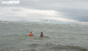 Ca nô chìm khiến 17 người chết và mất tích: Tìm thấy thi thể bé gái 3 tuổi